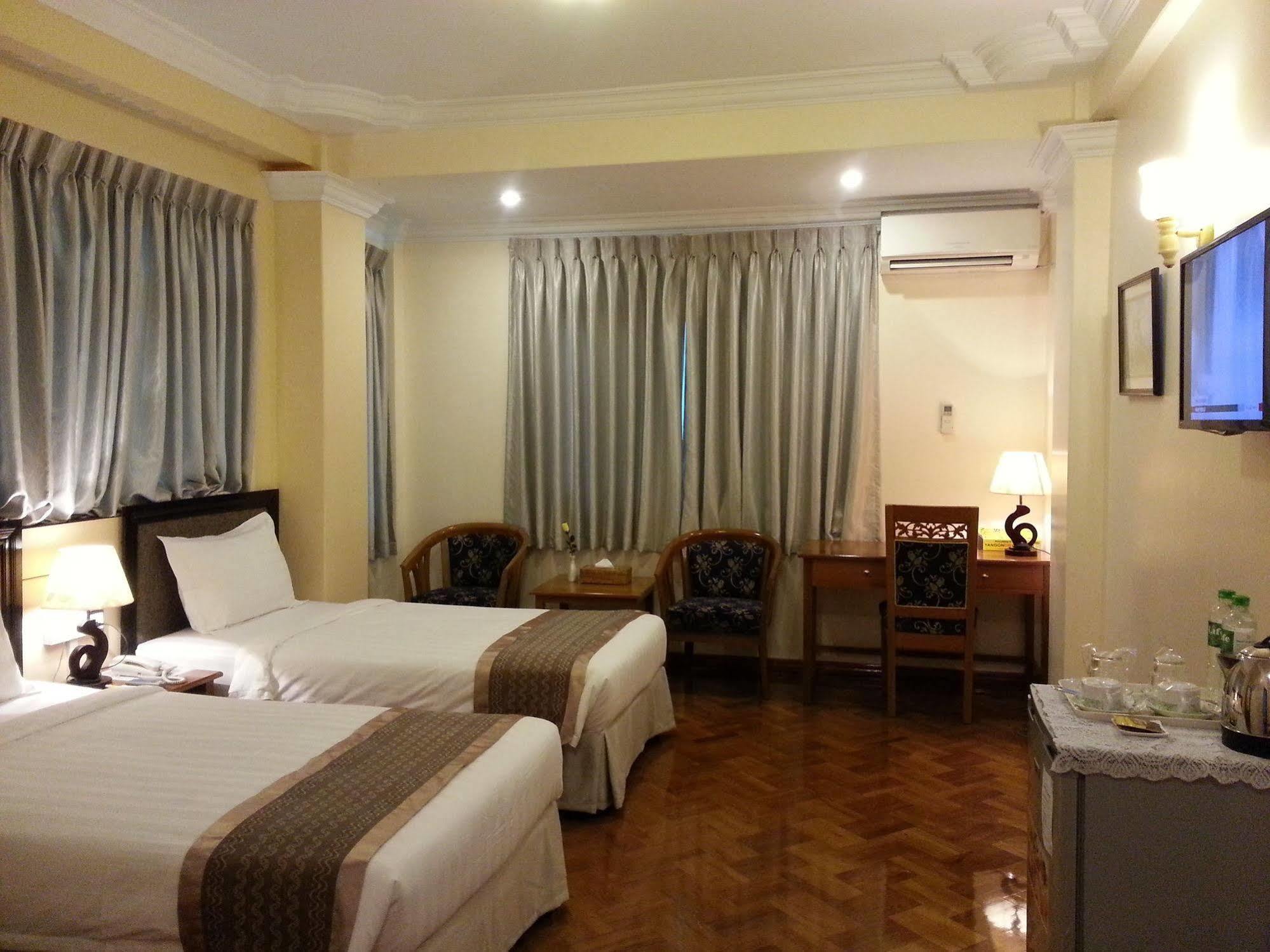 Grand Laurel Hotel Yangon Ngoại thất bức ảnh