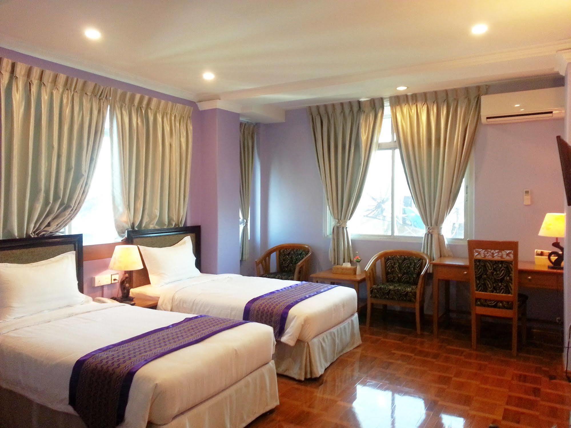 Grand Laurel Hotel Yangon Ngoại thất bức ảnh