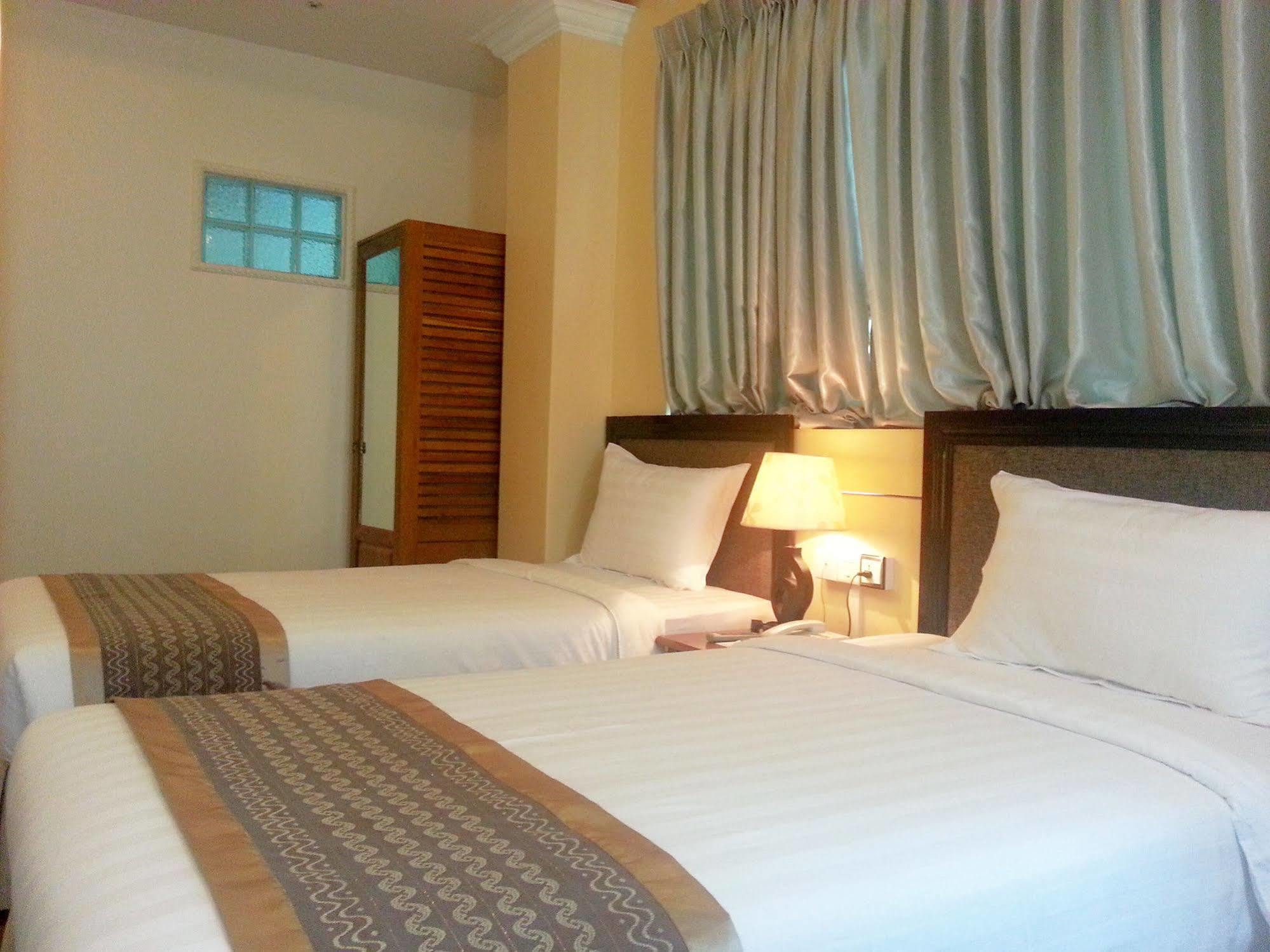 Grand Laurel Hotel Yangon Ngoại thất bức ảnh
