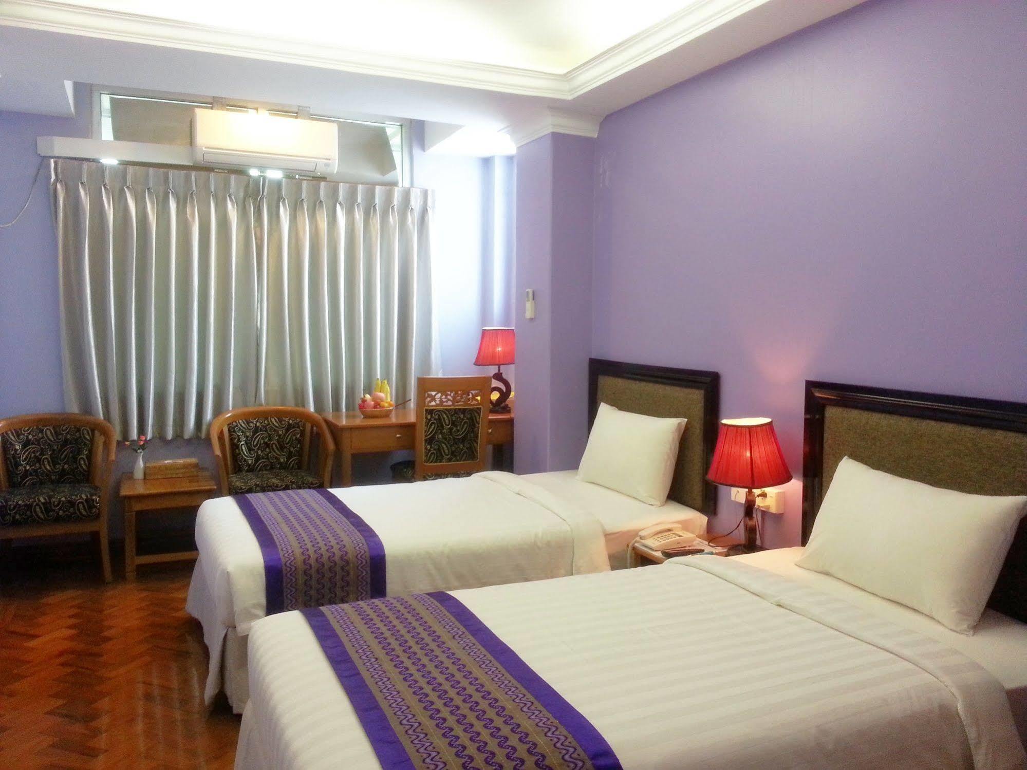 Grand Laurel Hotel Yangon Ngoại thất bức ảnh